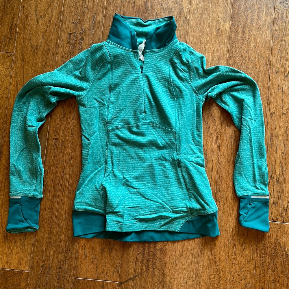 Lululemon Pullover size 6